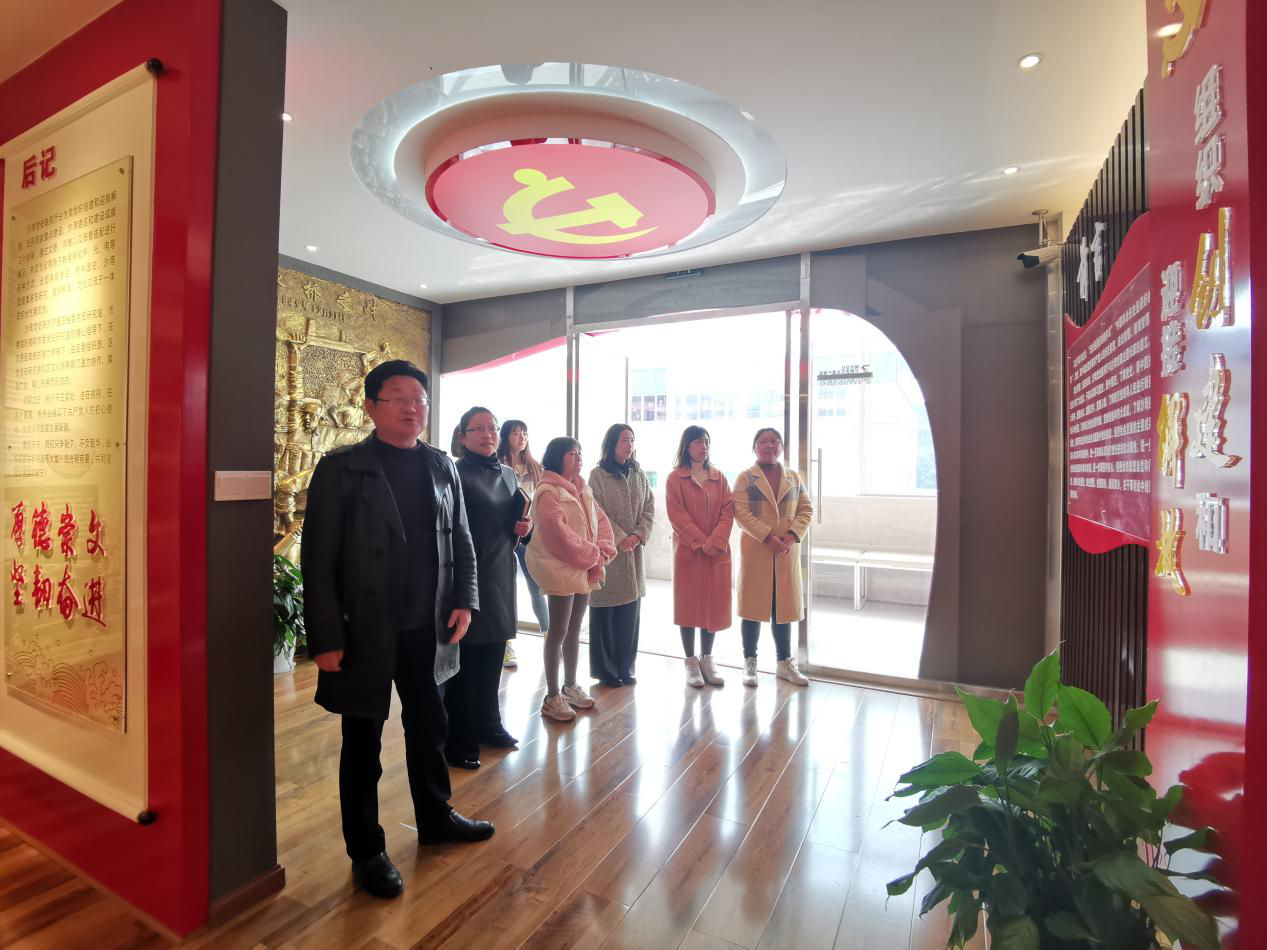 沙湾区委党史室利用党史陈列厅 开展党史学习教育