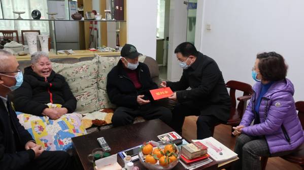 赖俊强调凝心聚力为疫情防控和经济社会