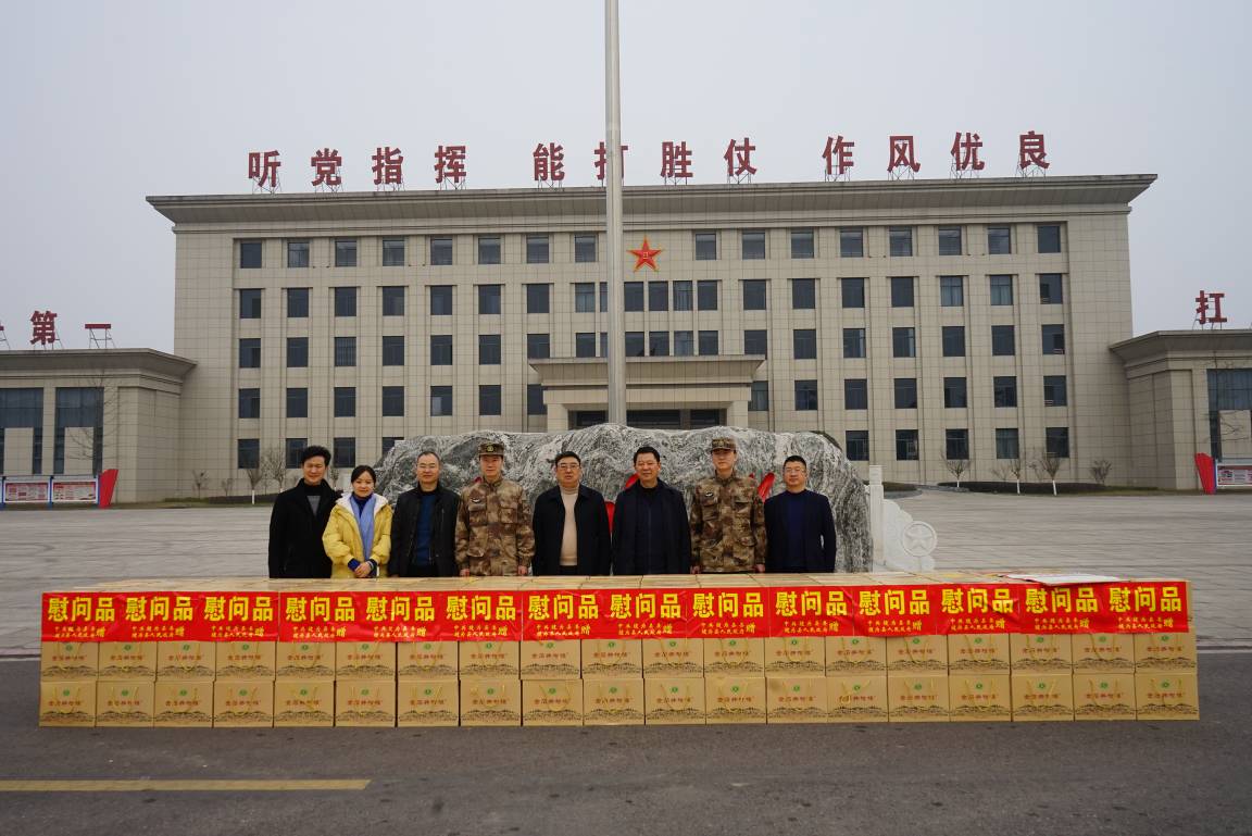 犍为县:王策鸿慰问驻犍部队 共话军民鱼水情