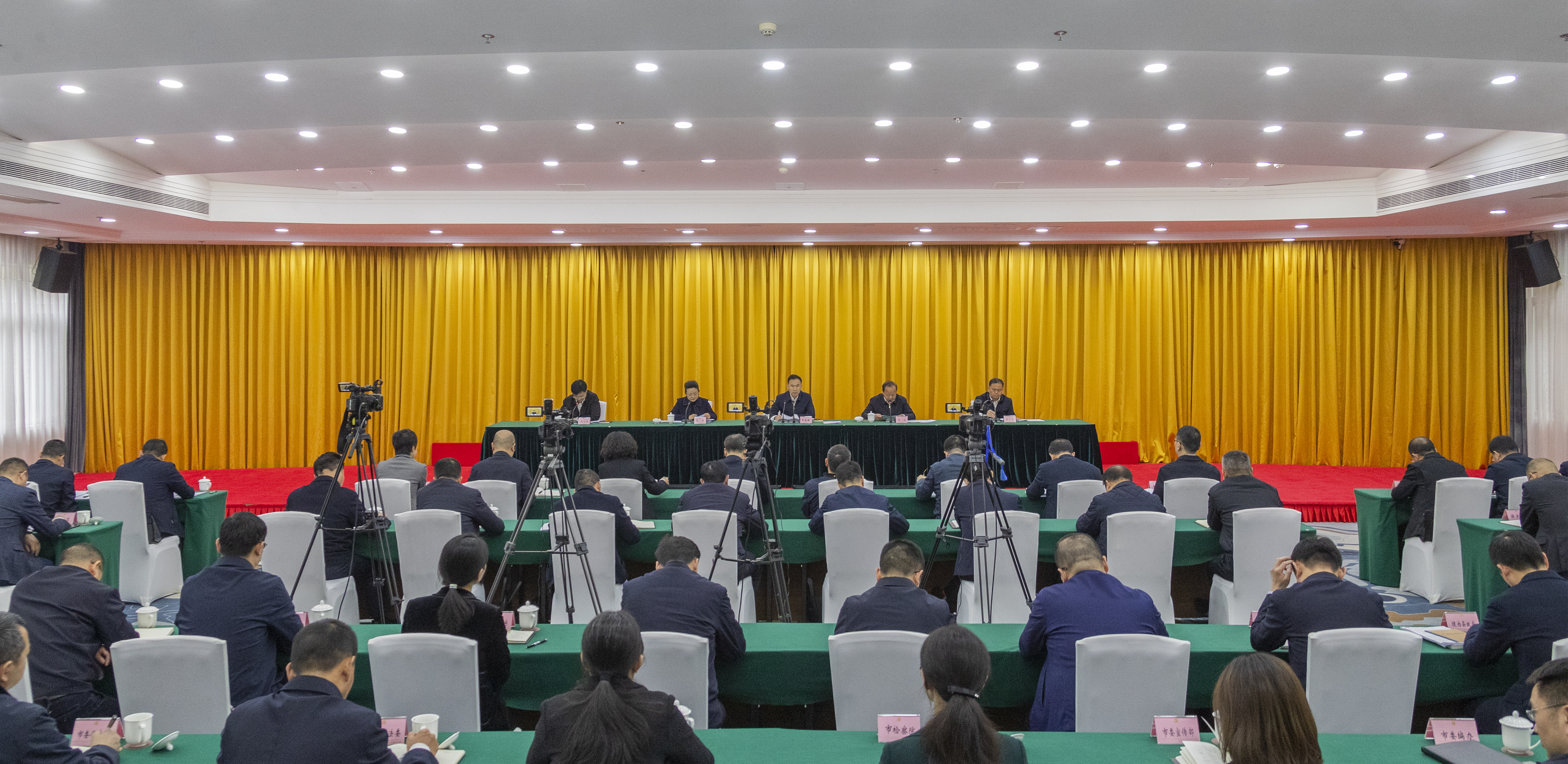 65f80a79e4b0981f17828e02