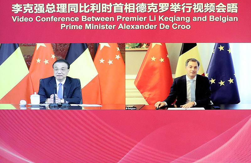 12月7日下午，国务院总理李克强在北京中南海紫光阁同比利时首相德克罗举行视频会晤。新华社记者刘卫兵摄