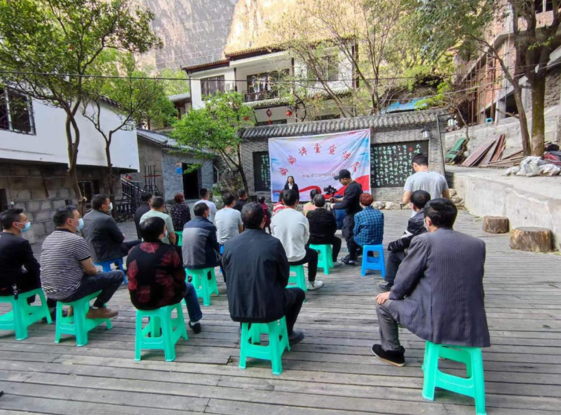 “鸽鸽讲堂”宣传队到永和镇胜利村开展移风易俗主题宣讲